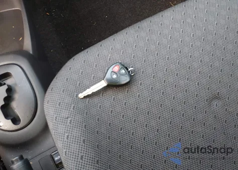 2011 Toyota Yaris z USA, uszkodzony, nr VIN JTDKT4K38B5332059